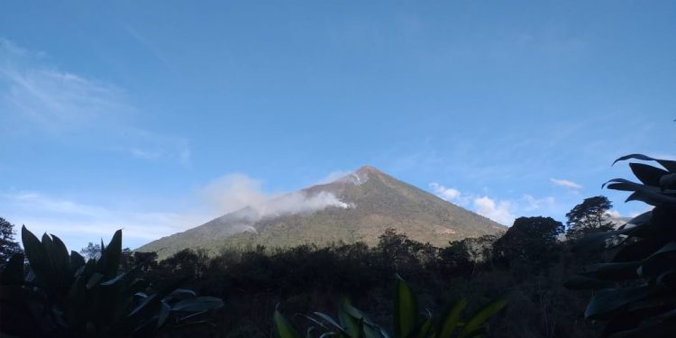 Guatemala agradece apoyo de Brasil para combatir incendio en volcán Atitlán