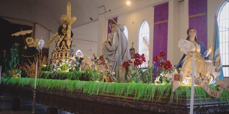 Devotos veneran al Nazareno de San Felipe este Miércoles Santo