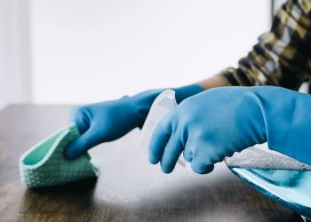 Cómo se prepara el desinfectante de superficies a base de cloro