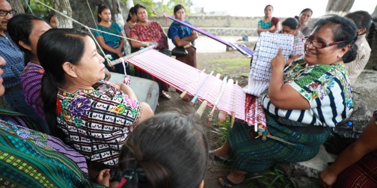 Políticas de Gobierno fomentan el emprendimiento y seguridad de las mujeres
