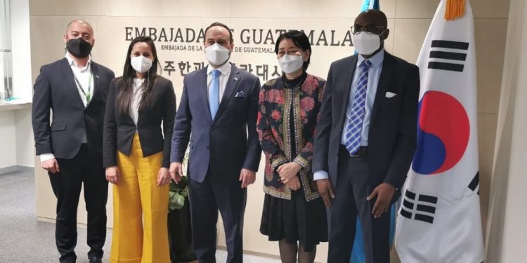 Guatemala busca apoyo en Corea para crear Centro Regional para el Combate de Incendios Forestales