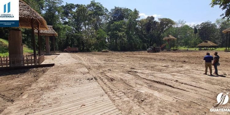 Retiran 7 mil metros cúbicos de lodo y limo de sitio arqueológico Quiriguá