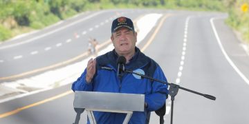 Mandatario anuncia construcción de nuevos hospitales en el sur del país