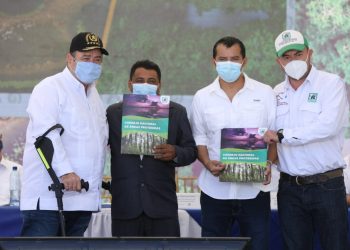 Jornada presidencial: Concesiones forestales continuarán por 25 años en Petén