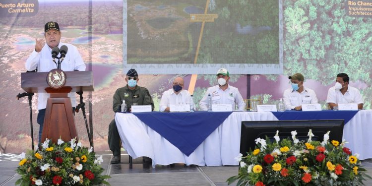 Presidente Giammattei brinda palabras