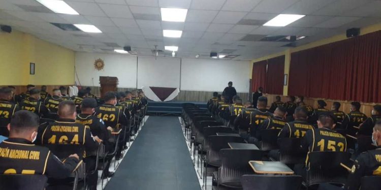 Gobernación promueve la especialización de policías antinarcóticos