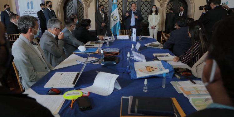 Alcaldes de Baja Verapaz y Quetzaltenango agradecen seguimiento a la planificación de obras priorizadas