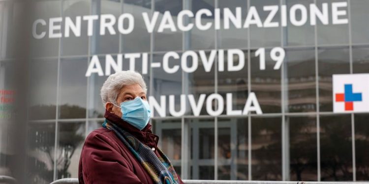 La OMS también da su apoyo a la vacuna de AstraZeneca