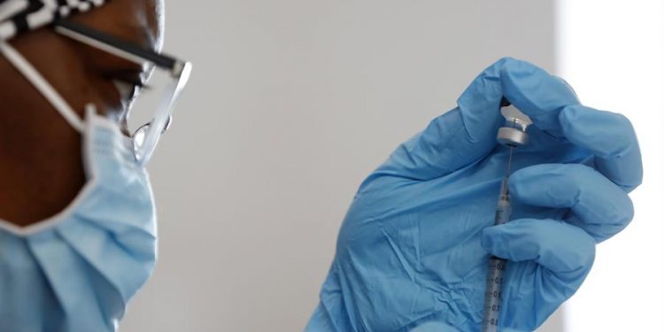 La economía global ve atisbos de esperanza al cumplirse un año de la pandemia