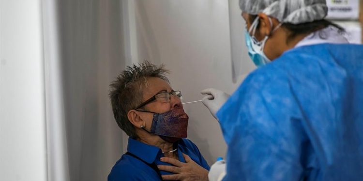 OMS cree que es “prematuro” predecir el fin del coronavirus en 2022