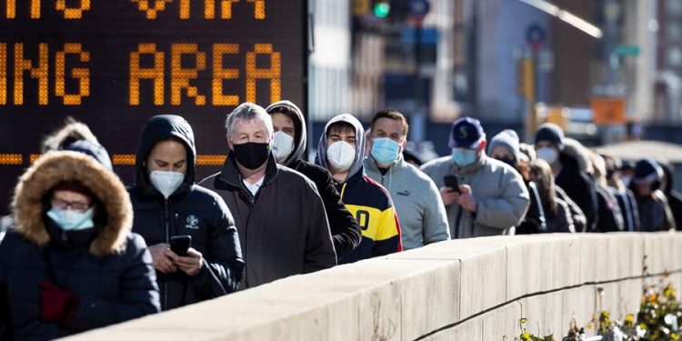 Estados Unidos acumula 529 mil muertes y 29 millones de contagios por coronavirus