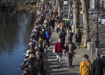 Francia impondrá nuevas medidas en París y el norte para frenar el virus