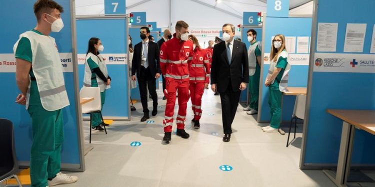 Draghi avisa a Italia de una nueva ola de coronavirus y pide paciencia