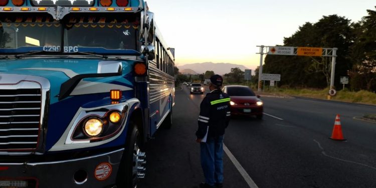 Dirección General de Transportes mantiene operativos en distintas rutas