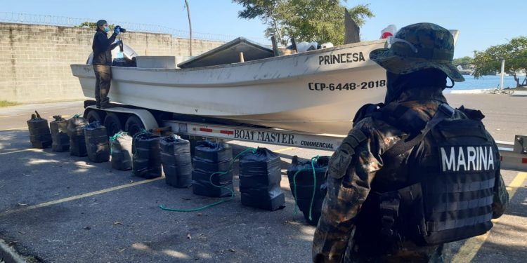 Realizan conteo de cocaína localizada en aguas del Pacífico