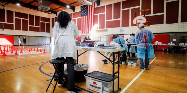 Estados Unidos acumula 546 mil muertos y 30 millones de contagios por coronavirus