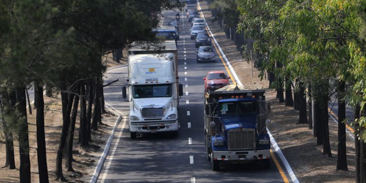 Entra en vigencia restricción al transporte pesado