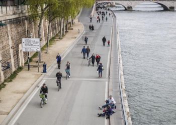 Francia alcanza una cifra récord en 2021 de pacientes graves por coronavirus