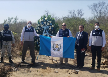 Embajador guatemalteco honra memoria de 16 connacionales en Tamaulipas