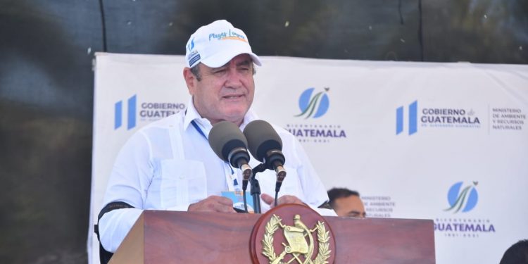 Ambiente inicia campaña “Hacé tu parte” para limpiar las playas