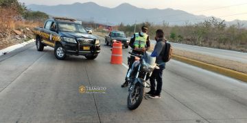Tránsito de la PNC impone 231 remisiones el fin de semana en puestos de control