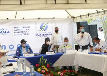 Funcionarios del Ejecutivo visitan área del Polochic para priorizar proyectos rurales