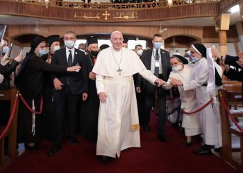 El Papa llega a Irak: Era un deber viajar a esta tierra martirizada