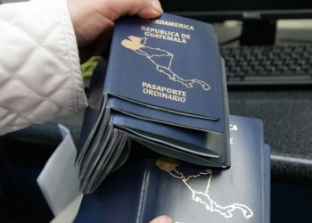 Migración extiende horario de atención al público en emisión de pasaportes