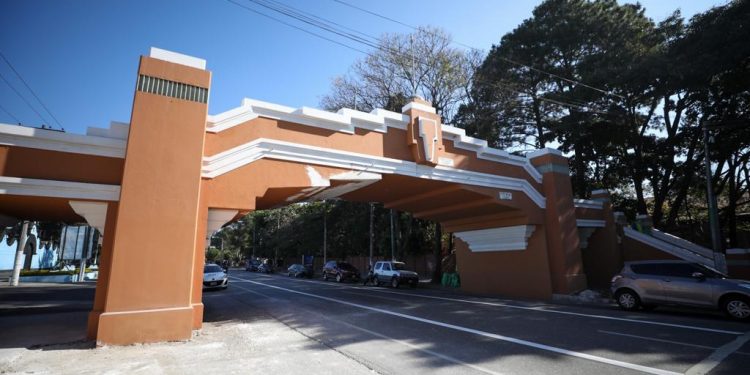 Restauran pasarelas construidas durante la administración de Jorge Ubico