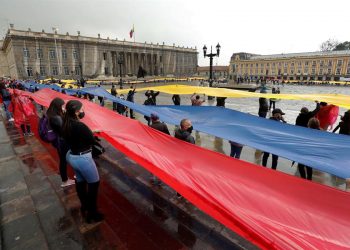Comerciantes protestan en Bogotá contra las medidas que los llevan a la quiebra