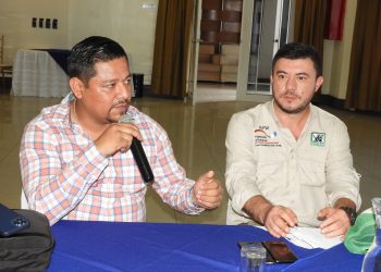 Reunión en seguimiento a visita del presidente en Petén
