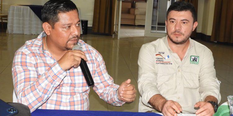 Reunión en seguimiento a visita del presidente en Petén