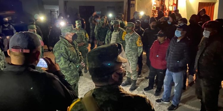 Liberan a soldados mexicanos retenidos por pobladores de San Marcos