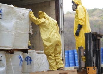 Destruyen 57 toneladas de percusores químicos para elaborar drogas./Foto: Mingob.