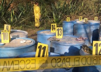 La PNC localiza 21 toneles con químicos para elaborar droga sintética