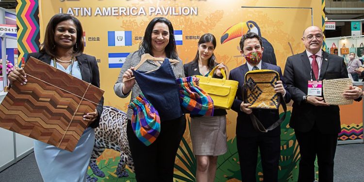 Artesanías de Guatemala son presentadas en Taipéi, República de China (Taiwán)