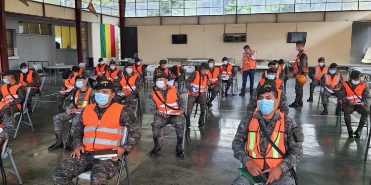 Capacitan a soldados para atender incendios forestales en San Marcos