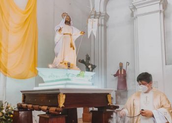 Domingo de Resurrección Feligreses católicos celebran la Pascua