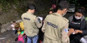 El Instituto Guatemalteco de Migración brinda atención a las personas que se acercan a las zonas fronterizas del país.