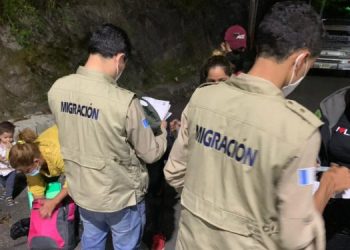El Instituto Guatemalteco de Migración brinda atención a las personas que se acercan a las zonas fronterizas del país.