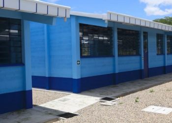 Educación presenta avances de remozamiento de escuelas afectadas por Eta y Iota