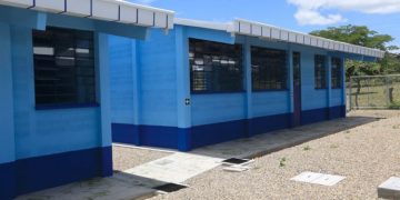 Educación presenta avances de remozamiento de escuelas afectadas por Eta y Iota