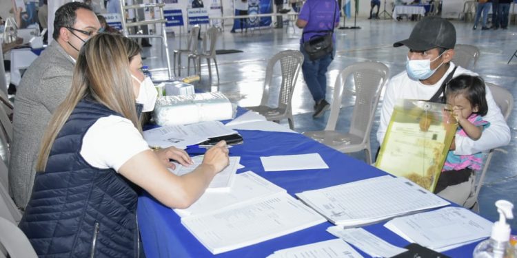 Efectúan primera jornada móvil de servicios integrados en Alta Verapaz