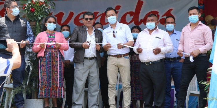 Familias de Comitancillo cuentan con agua potable por primera vez en sus viviendas