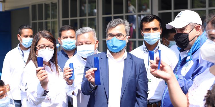 Presidente inaugura módulo educativo y anuncia remodelación de escuela en comunidad de Cobán