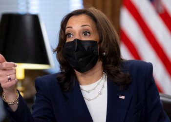 Kamala Harris pide dar “esperanza” a los centroamericanos para que no emigren