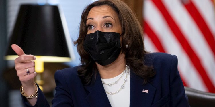 Kamala Harris pide dar “esperanza” a los centroamericanos para que no emigren