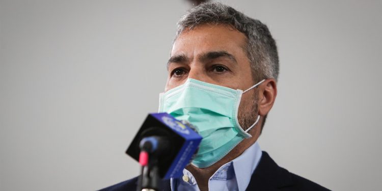 Presidente paraguayo se hará test de COVID-19 tras contagio de un ministro