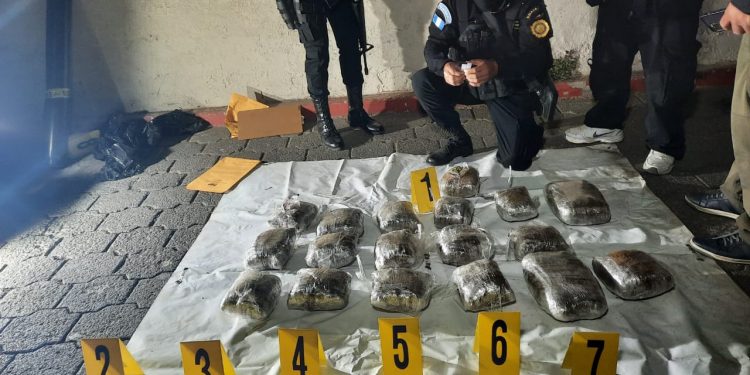 Capturan a grupo que se dedicaba a vender marihuana en Sacatepéquez