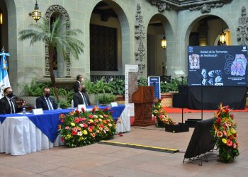 Presentan hallazgos arqueológicos que indican que Tikal fue un espacio de convergencia multicultural